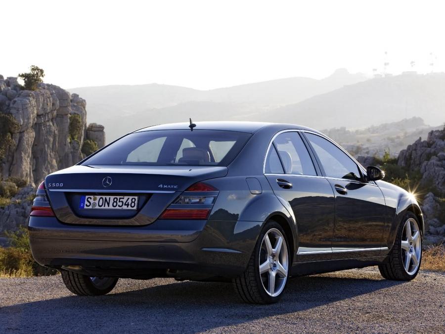  Mercedes-Benz S500 4Matic 2007 года  (фото 17 из 45)